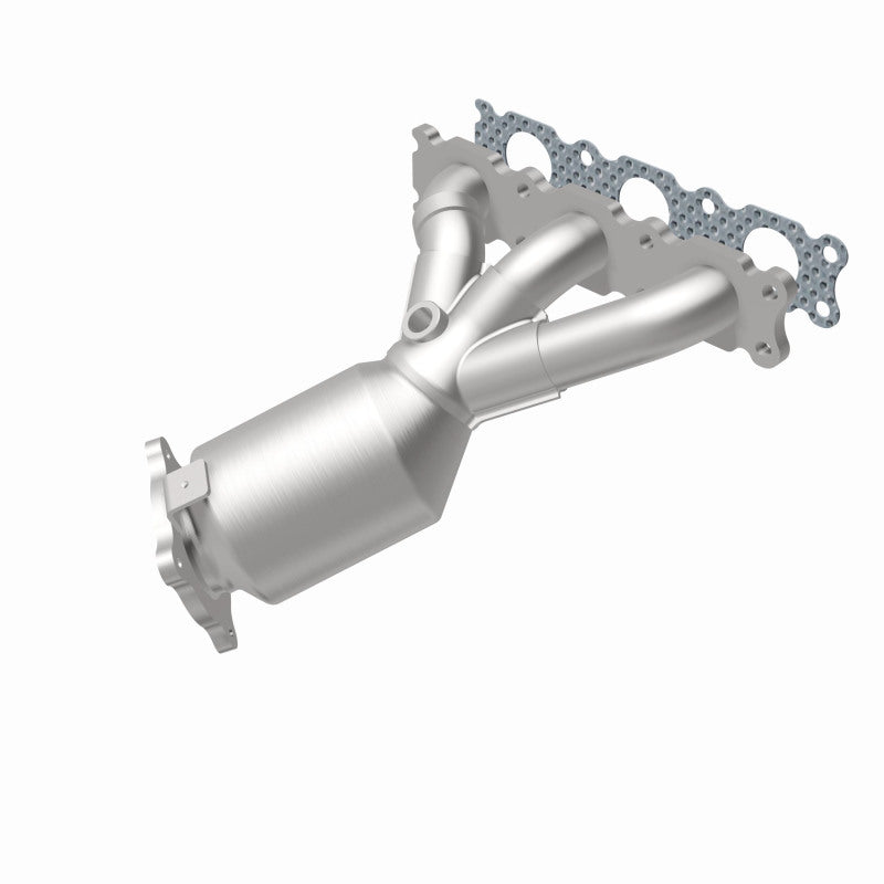 MagnaFlow 52167 oem grade manifold converter, rear view of the turntable spin