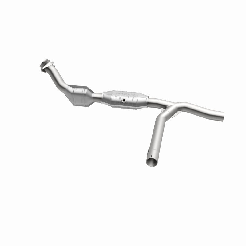 MagnaFlow 93153 hm grade direct-fit catalytic converter, side view of the turntable spin