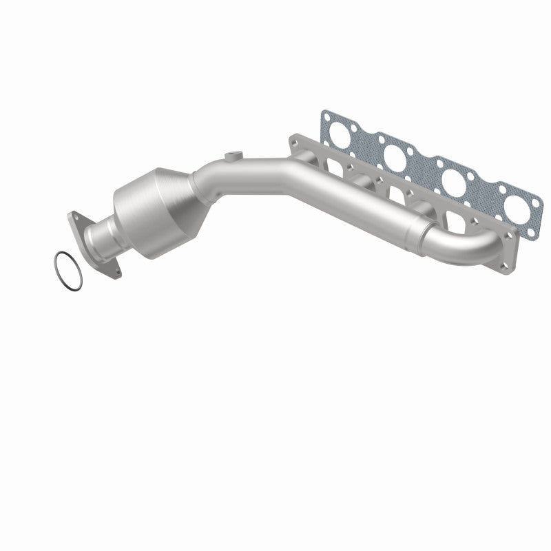 MagnaFlow 52425 oem grade manifold converter, rear view of the turntable spin