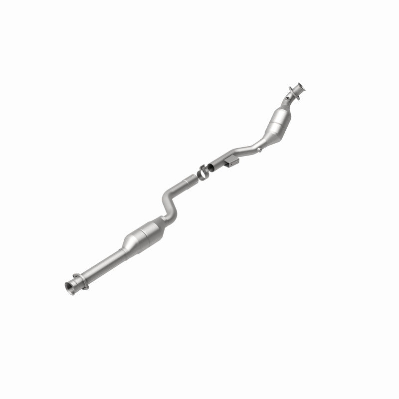 MagnaFlow 93288 hm grade direct-fit catalytic converter, rear view of the turntable spin