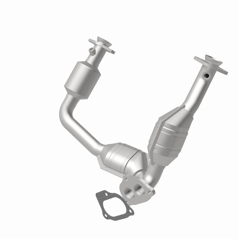MagnaFlow 93168 hm grade direct-fit catalytic converter, rear view of the turntable spin