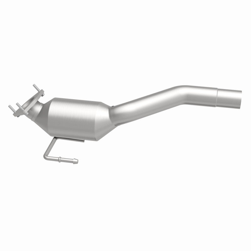 MagnaFlow 24185 hm grade direct-fit catalytic converter, side view of the turntable spin