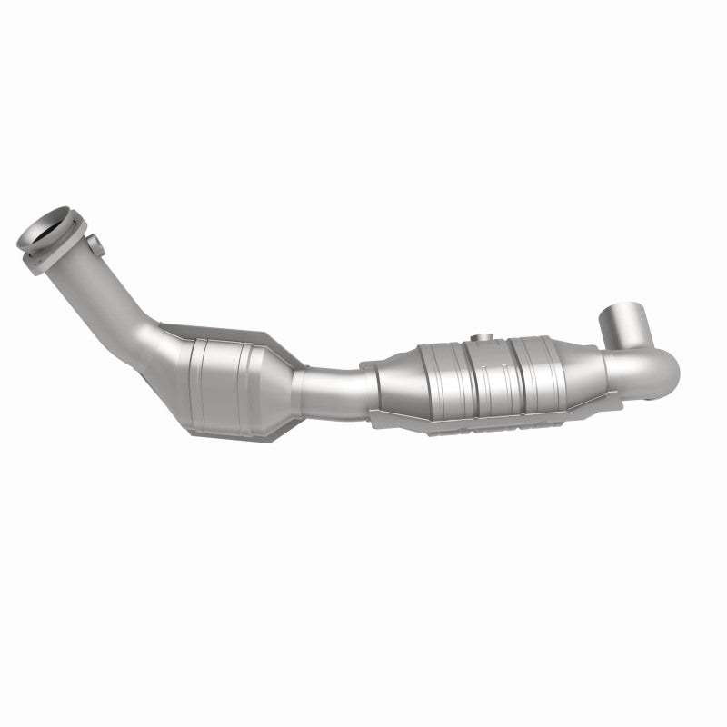 MagnaFlow 93628 hm grade direct-fit catalytic converter, side view of the turntable spin