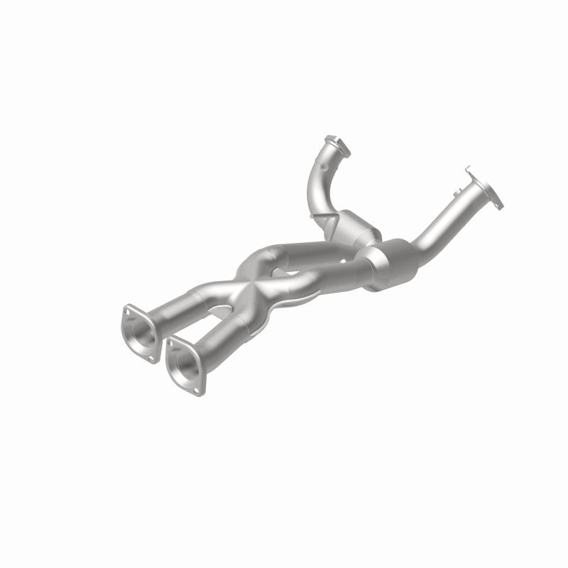 MagnaFlow 5451046 carb direct-fit catalytic converter, rear view of the turntable spin