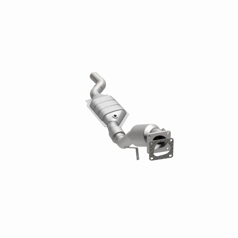 MagnaFlow 24314 hm grade direct-fit catalytic converter, opposite side view of the turntable spin