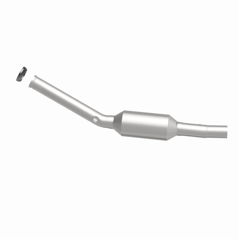 MagnaFlow 93300 hm grade direct-fit catalytic converter, side view of the turntable spin