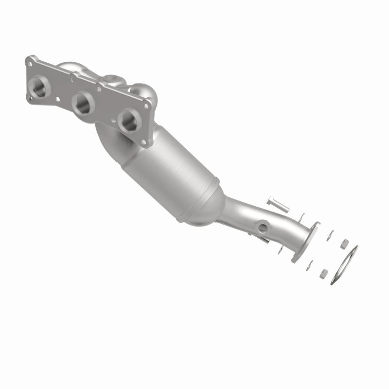 MagnaFlow 5531226 carb manifold converter, side view of the turntable spin
