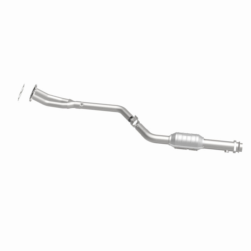 MagnaFlow 23098 hm grade direct-fit catalytic converter, side view of the turntable spin