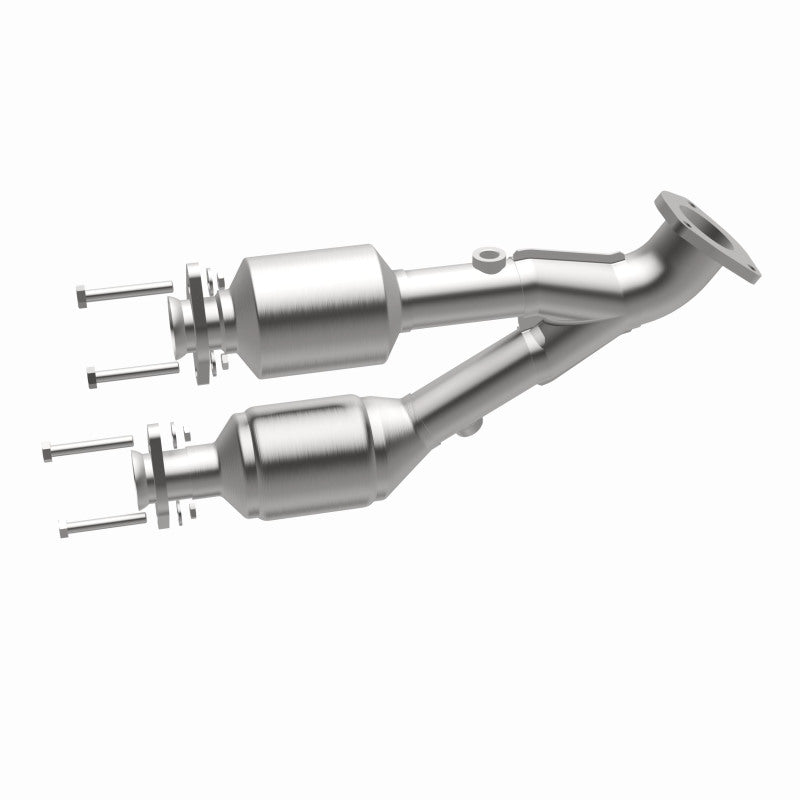 MagnaFlow 93207 hm grade direct-fit catalytic converter, opposite side view of the turntable spin