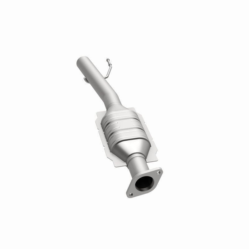 MagnaFlow 24467 hm grade direct-fit catalytic converter, opposite side view of the turntable spin