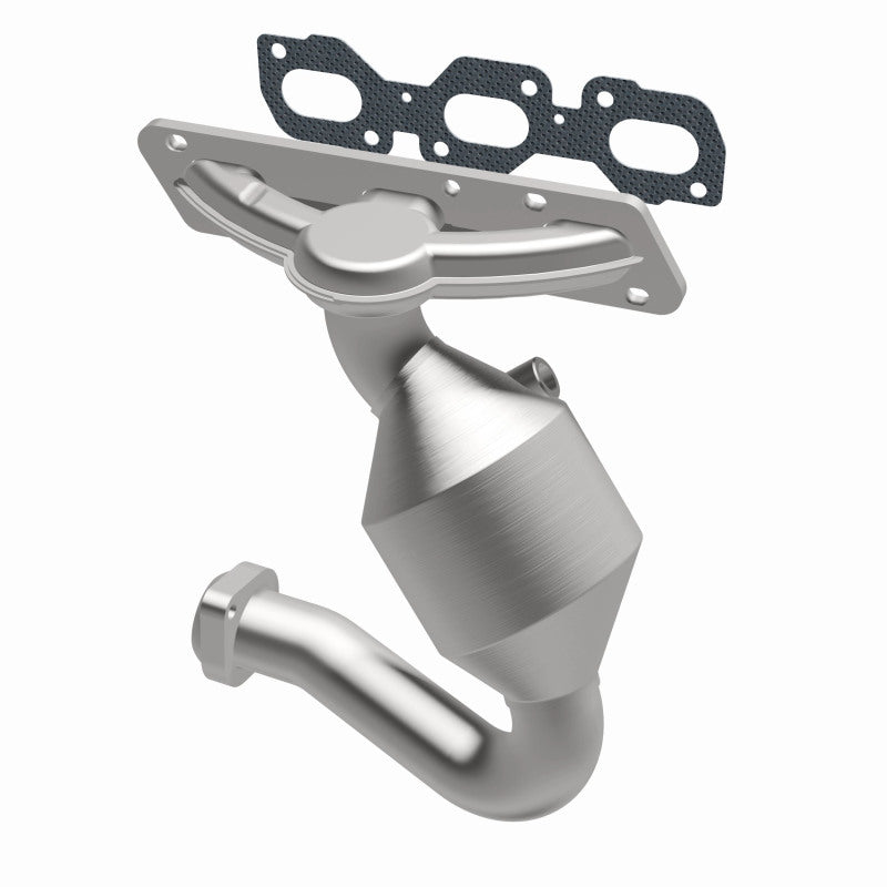 MagnaFlow 50646 hm grade manifold converter, opposite front three-quarter view of the turntable spin
