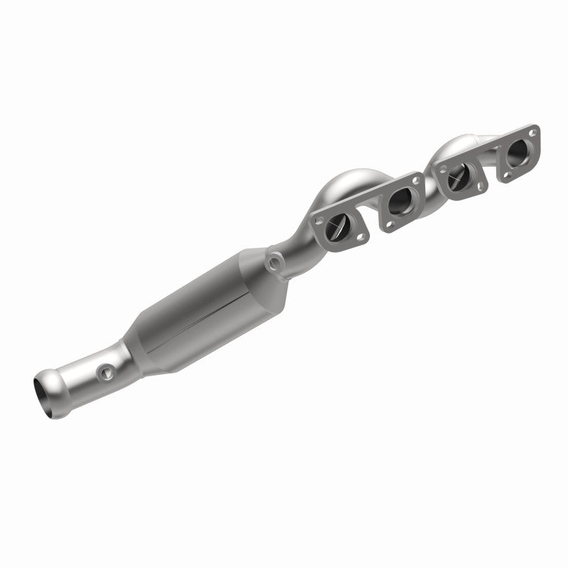 MagnaFlow 52237 oem grade manifold converter, opposite side view of the turntable spin