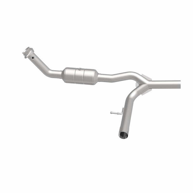 MagnaFlow 93124 hm grade direct-fit catalytic converter, side view of the turntable spin