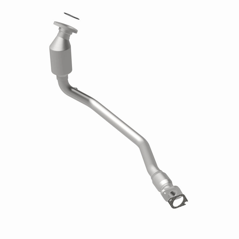 MagnaFlow 93437 hm grade direct-fit catalytic converter, rear view of the turntable spin