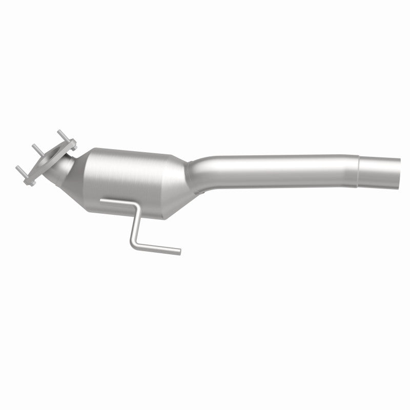 MagnaFlow 24186 hm grade direct-fit catalytic converter, side view of the turntable spin