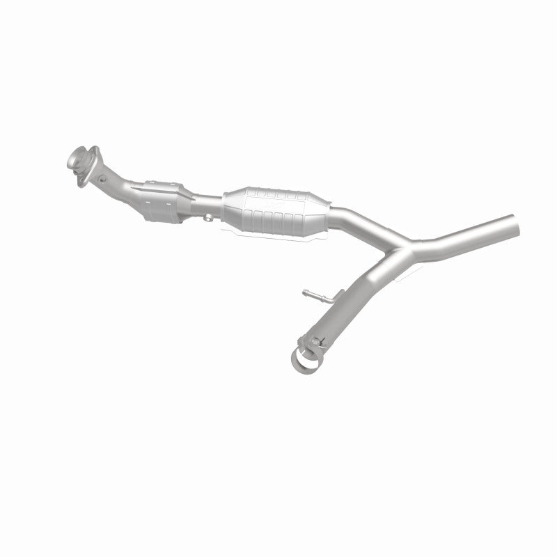 MagnaFlow 93665 hm grade direct-fit catalytic converter, side view of the turntable spin