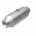 MagnaFlow 5551356 universal catalytic converter, rear view of the turntable spin
