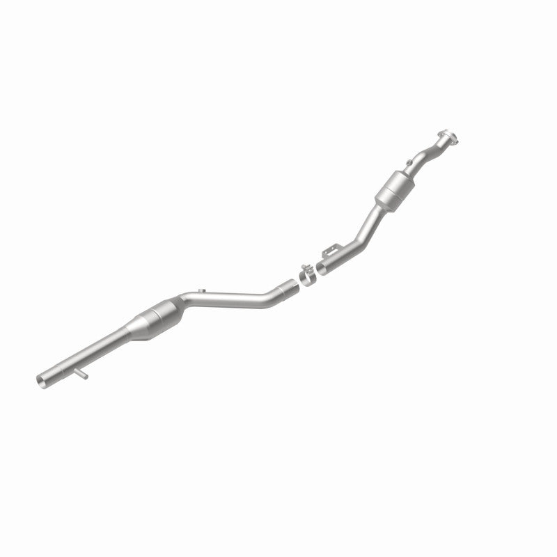 MagnaFlow 24008 hm grade direct-fit catalytic converter, rear view of the turntable spin