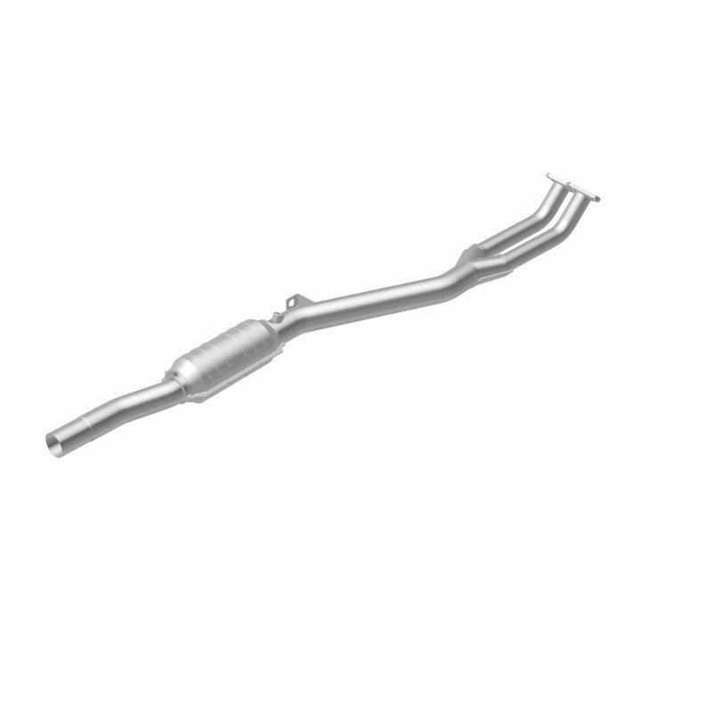 MagnaFlow 93685 epa direct-fit catalytic converter, rear view of the turntable spin