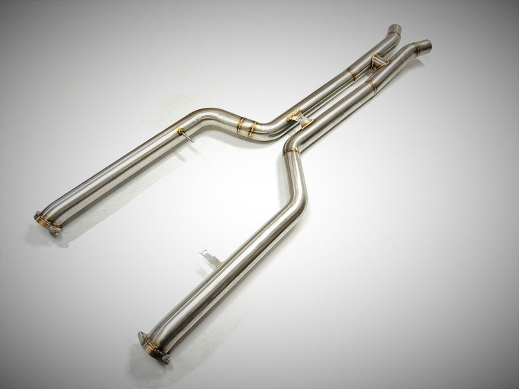 A side view of Evolution Racewerks Competition Series Mid Pipes BMW G80 M3/ G82 M4 2021 +