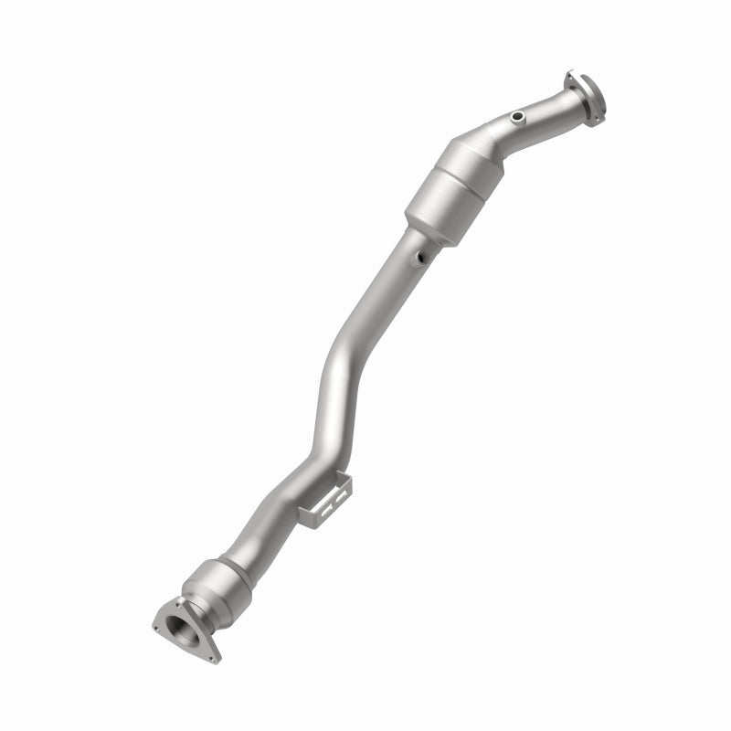 MagnaFlow 24977 hm grade direct-fit catalytic converter, rear view of the turntable spin