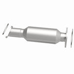 MagnaFlow 24627 hm grade direct-fit catalytic converter, side view of the turntable spin