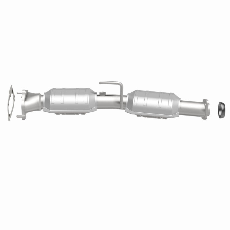 MagnaFlow 93104 hm grade direct-fit catalytic converter, side view of the turntable spin