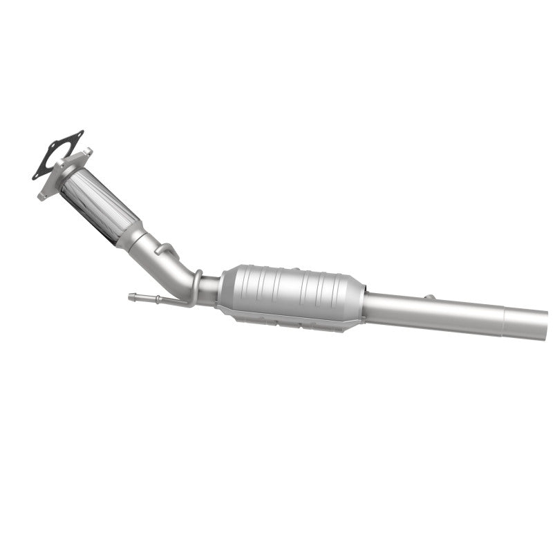 MagnaFlow 24333 hm grade direct-fit catalytic converter, side view of the turntable spin