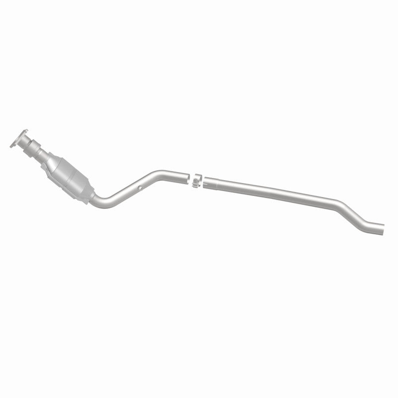 MagnaFlow 93278 hm grade direct-fit catalytic converter, side view of the turntable spin
