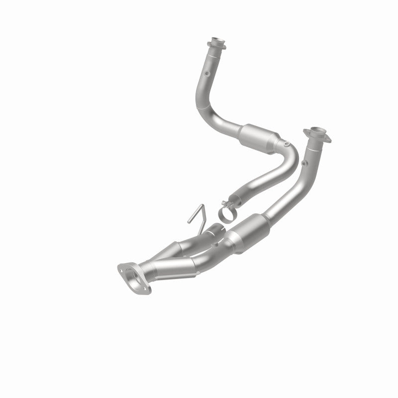 MagnaFlow 49686 oem grade direct-fit catalytic converter, rear view of the turntable spin
