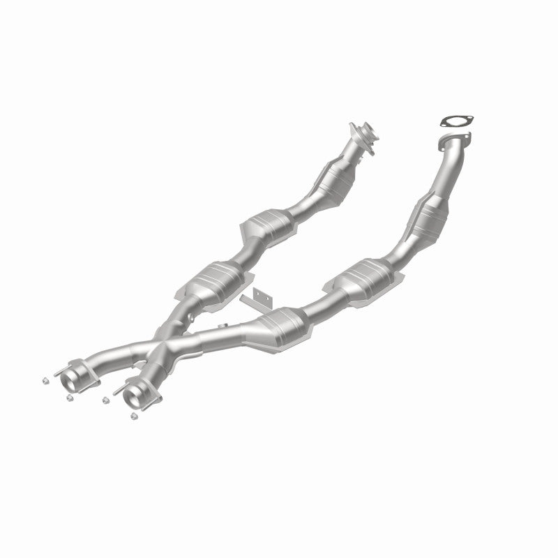 MagnaFlow 93348 hm grade direct-fit catalytic converter, rear view of the turntable spin