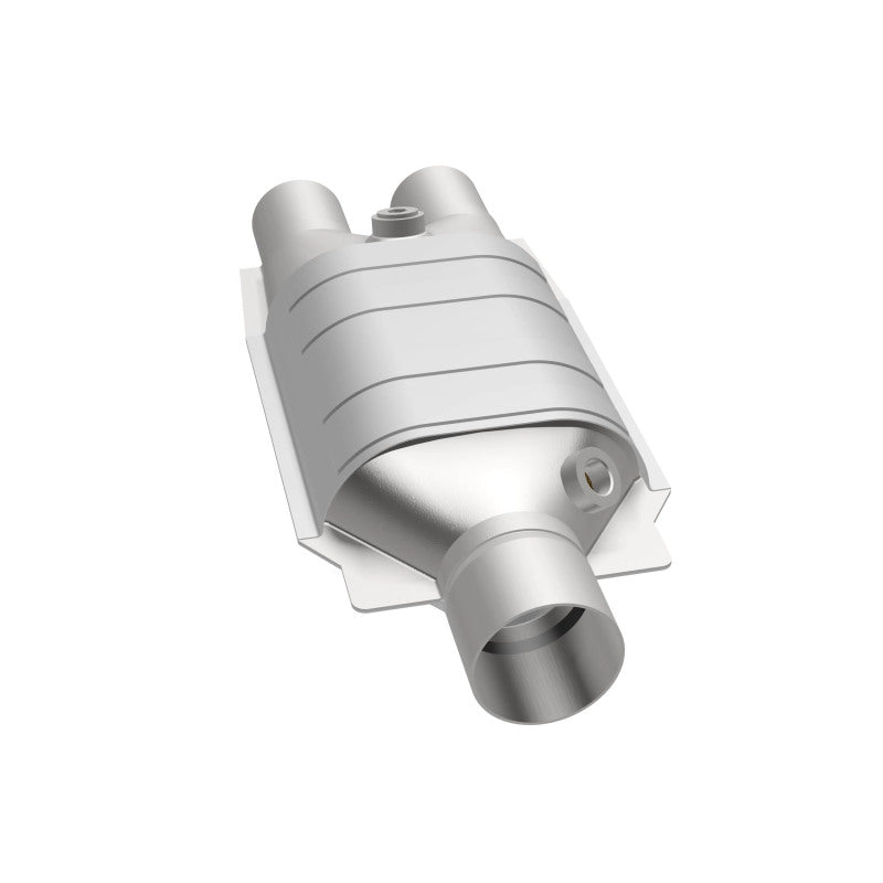 MagnaFlow 99067HM universal catalytic converter, opposite side view of the turntable spin
