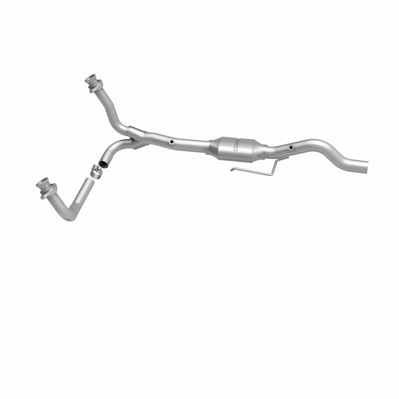 MagnaFlow 93215 hm grade direct-fit catalytic converter, side view of the turntable spin