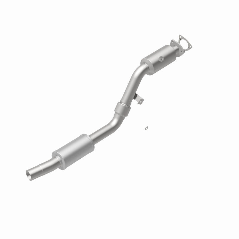 MagnaFlow 24355 hm grade direct-fit catalytic converter, rear view of the turntable spin
