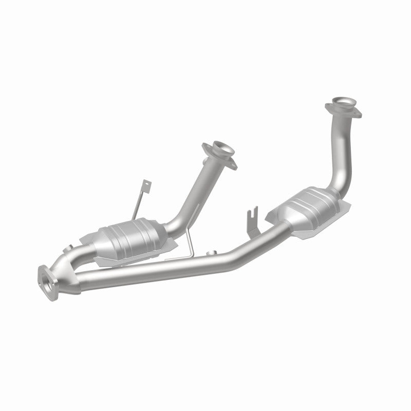 MagnaFlow 93436 hm grade direct-fit catalytic converter, rear view of the turntable spin