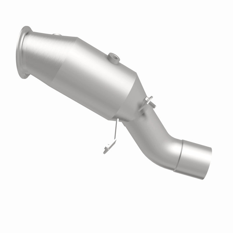MagnaFlow 52258 oem grade direct-fit catalytic converter, side view of the turntable spin