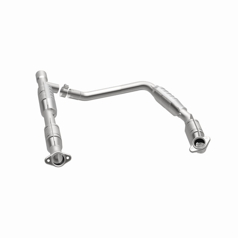 MagnaFlow 93167 hm grade direct-fit catalytic converter, opposite side view of the turntable spin