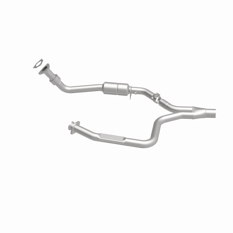 MagnaFlow 23476 hm grade direct-fit catalytic converter, side view of the turntable spin