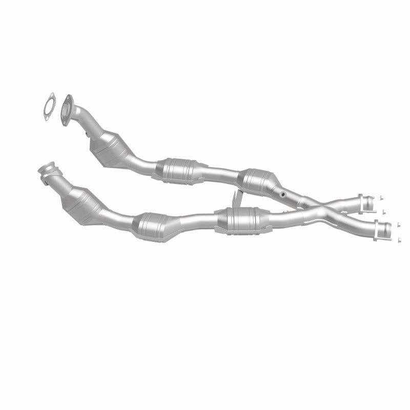 MagnaFlow 93348 hm grade direct-fit catalytic converter, side view of the turntable spin