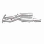 MagnaFlow 23179 hm grade direct-fit catalytic converter, side view of the turntable spin