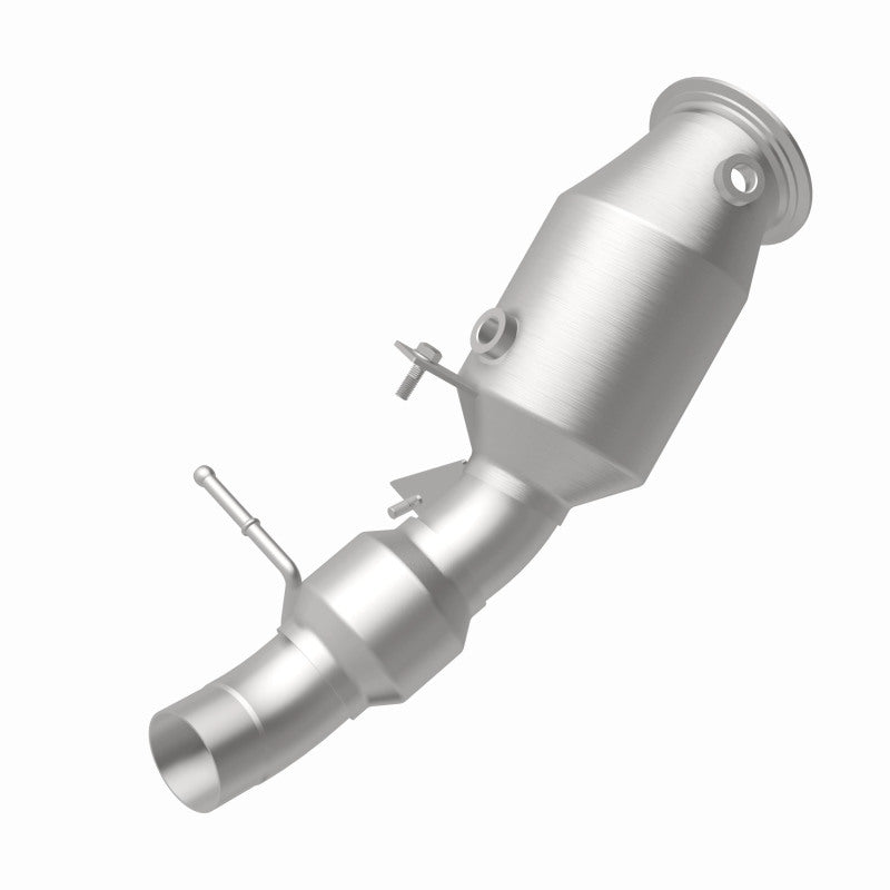 MagnaFlow 52266 oem grade direct-fit catalytic converter, rear view of the turntable spin