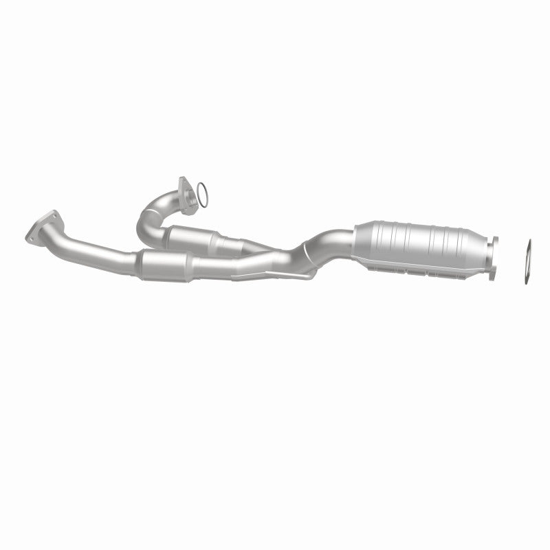 MagnaFlow 93361 hm grade direct-fit catalytic converter, side view of the turntable spin