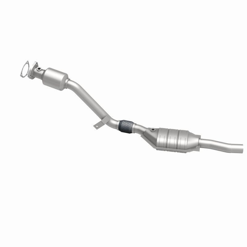 MagnaFlow 51589 oem grade direct-fit catalytic converter, side view of the turntable spin