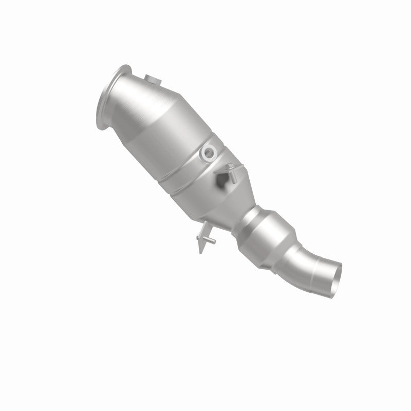 MagnaFlow 52267 oem grade direct-fit catalytic converter, side view of the turntable spin