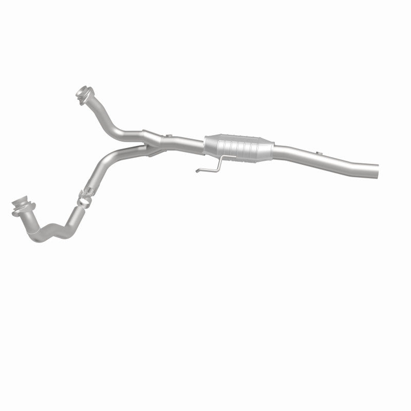 MagnaFlow 93214 hm grade direct-fit catalytic converter, side view of the turntable spin