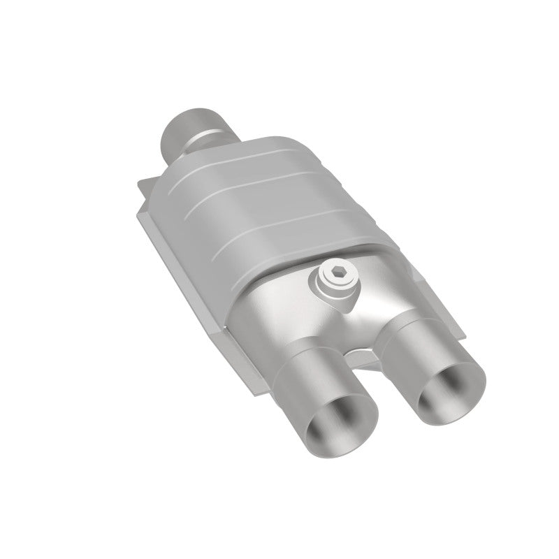 MagnaFlow 99067HM universal catalytic converter, rear three-quarter view of the turntable spin