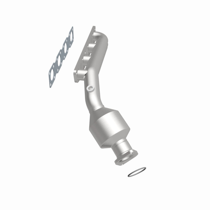 MagnaFlow 52425 oem grade manifold converter, side view of the turntable spin