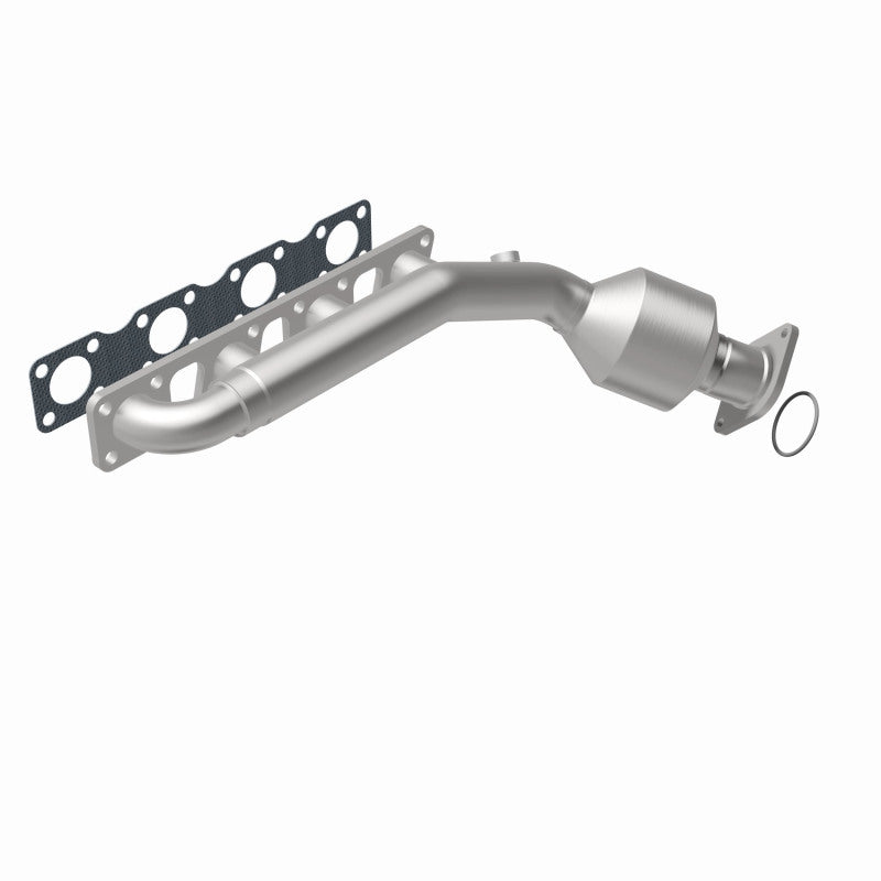 MagnaFlow 52424 oem grade manifold converter, rear view of the turntable spin