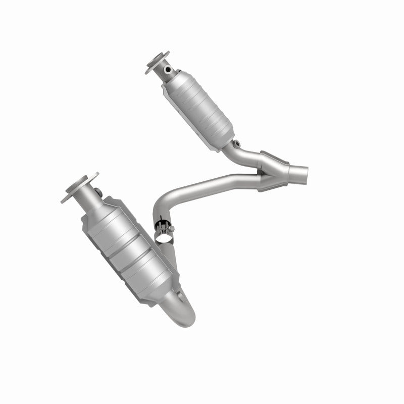 MagnaFlow 24397 hm grade direct-fit catalytic converter, side view of the turntable spin