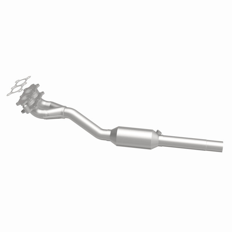 MagnaFlow 23220 hm grade direct-fit catalytic converter, side view of the turntable spin